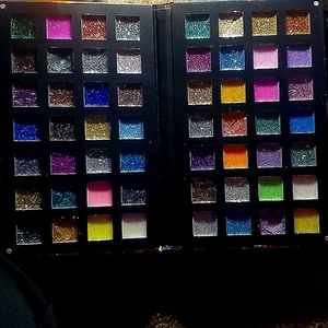 Glittery sparkle eyeshadow